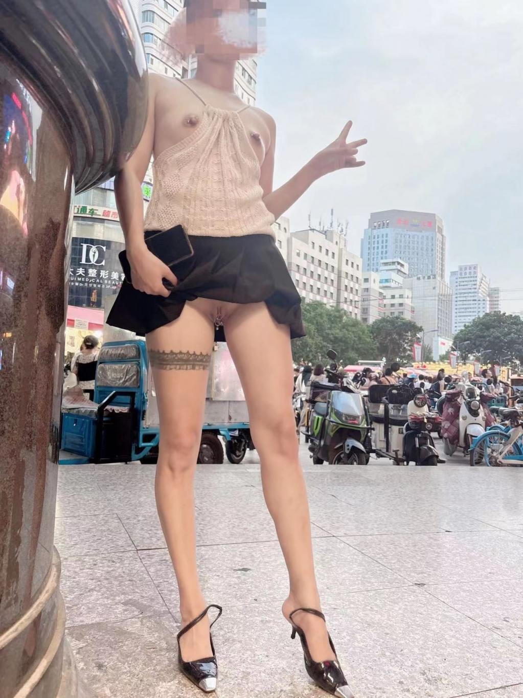 用精液灌满她的骚穴[100P]