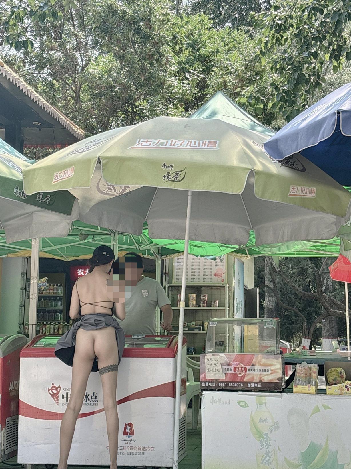 用精液灌满她的骚穴[100P]