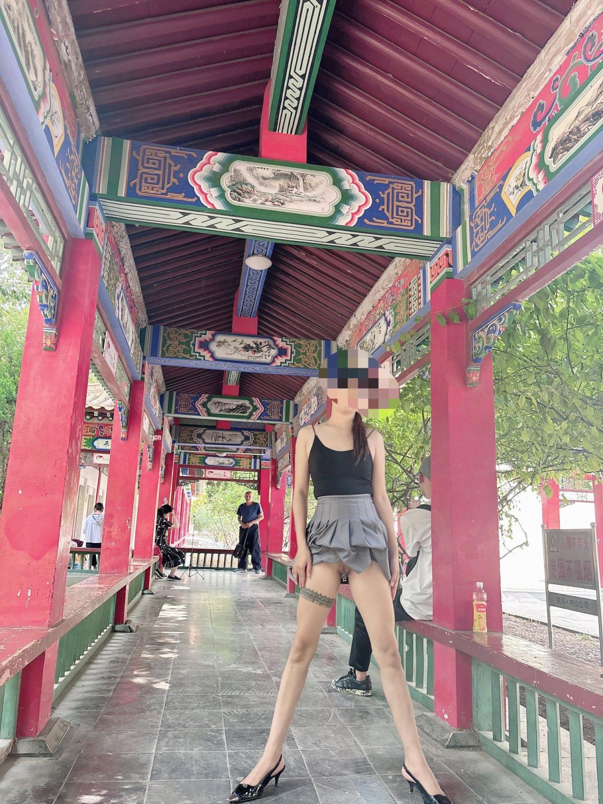 用精液灌满她的骚穴[100P]