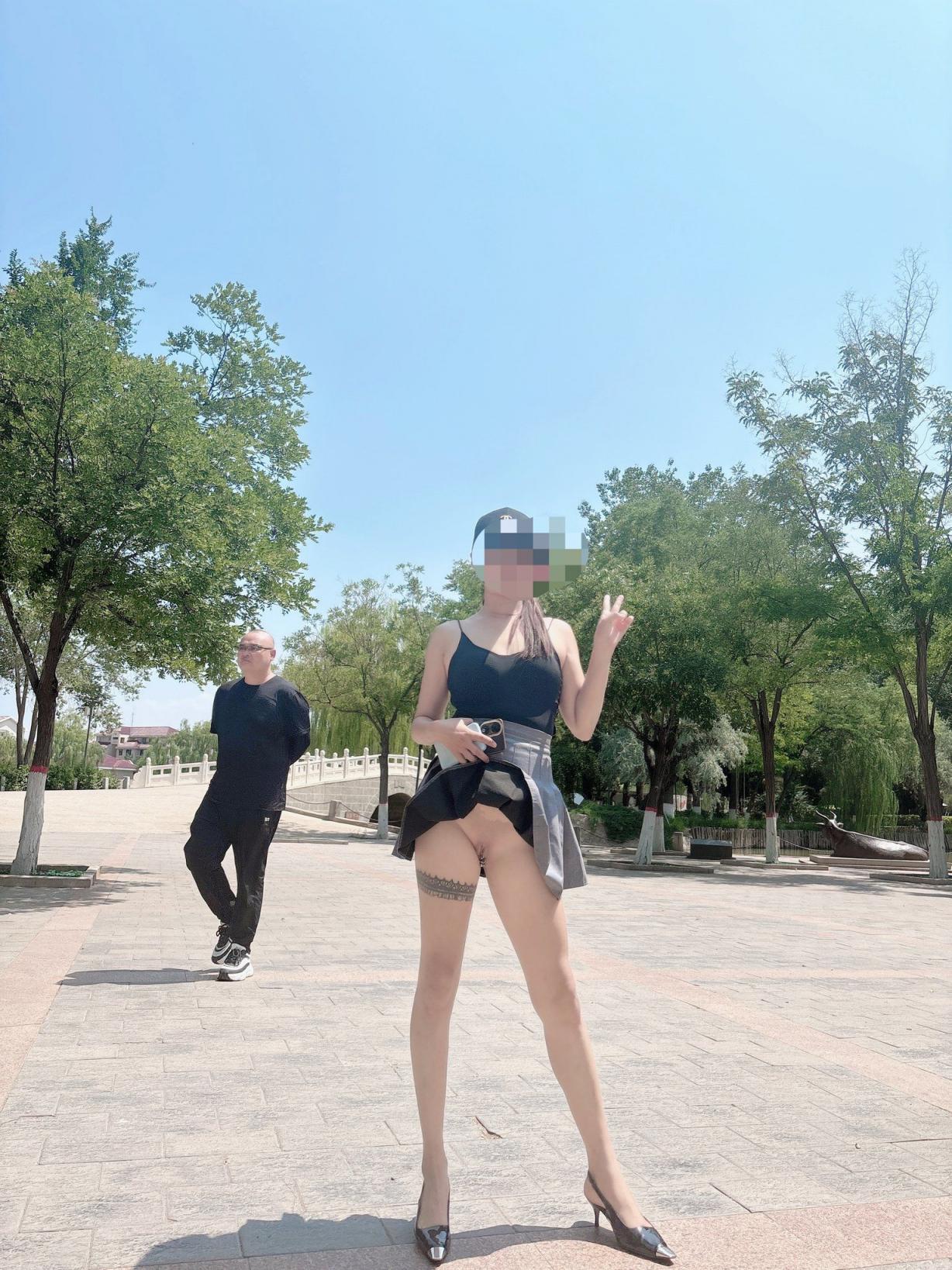 反差妹 - 高潮脸和M腿 [100P]