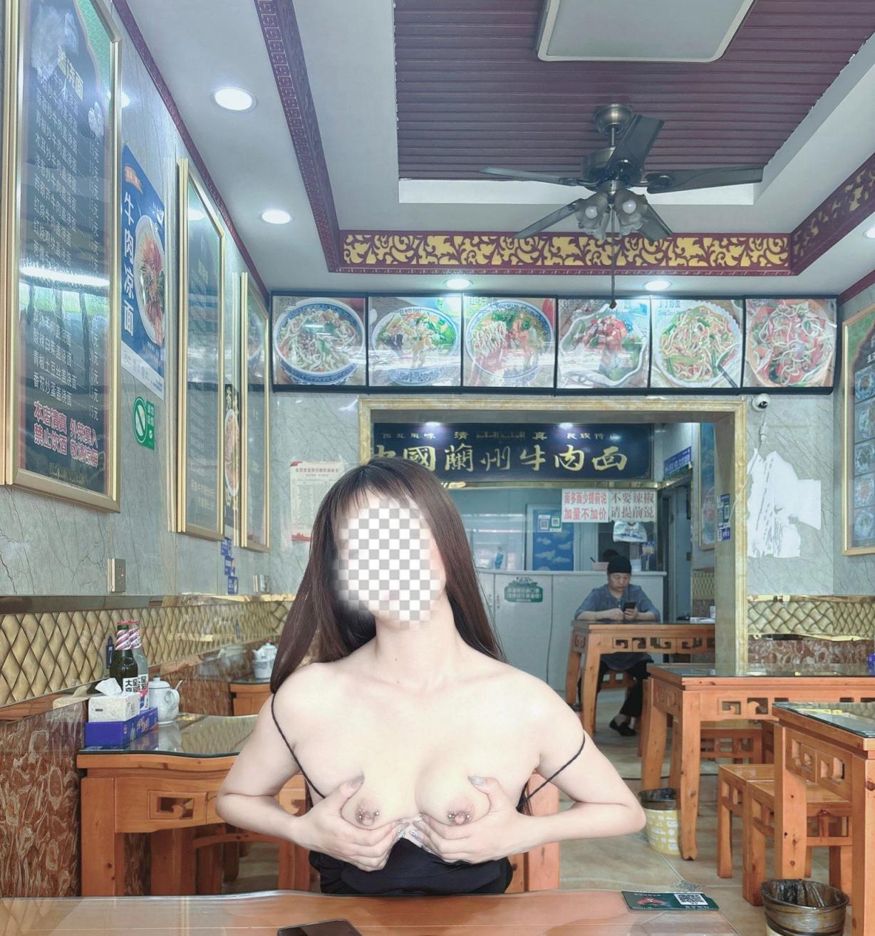 反差妹 - 高潮脸和M腿 [100P]