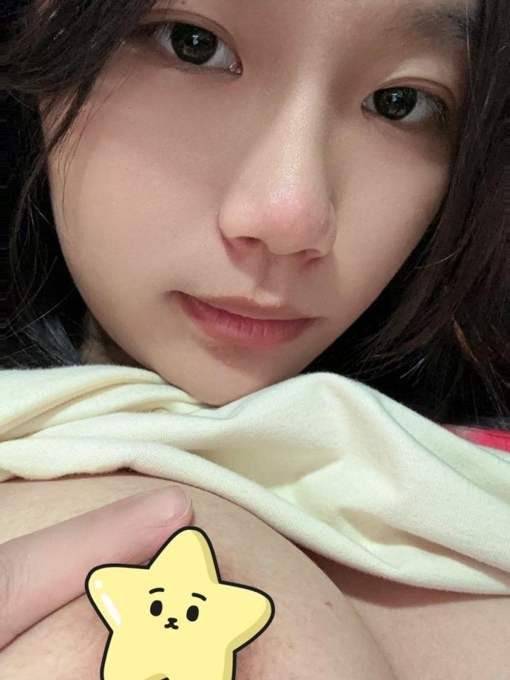 反差妹 - 高潮脸和M腿 [100P]