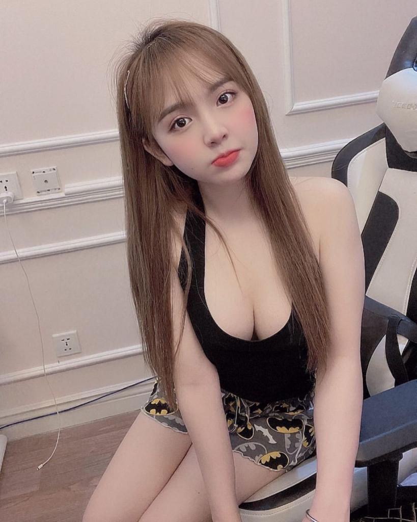 美女努力遮挡半球[20P]