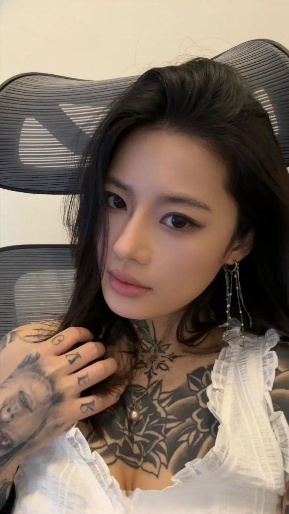 宝贝你吃鸡的样子真美[100P]