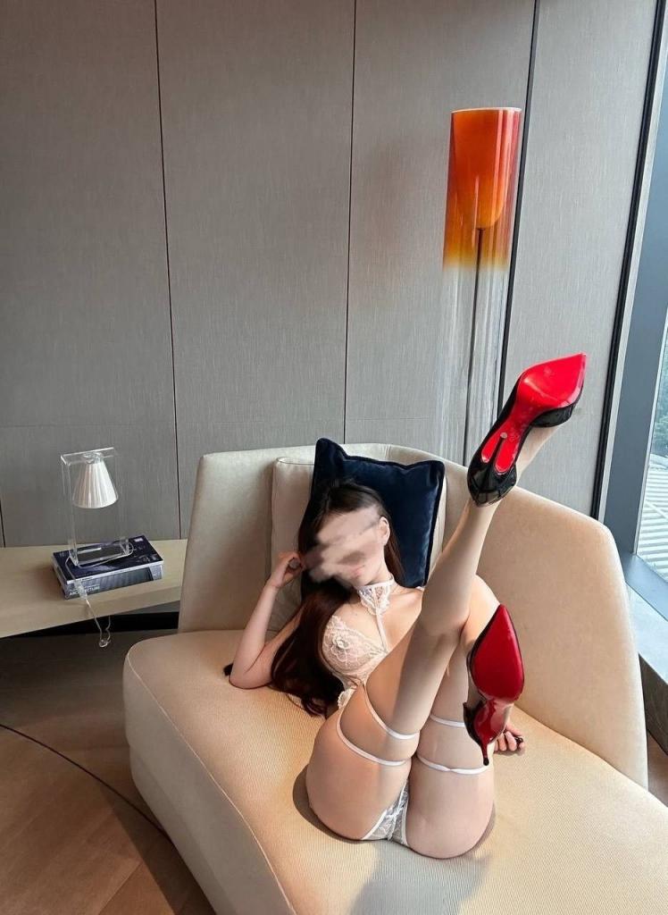 宝贝你吃鸡的样子真美[100P]