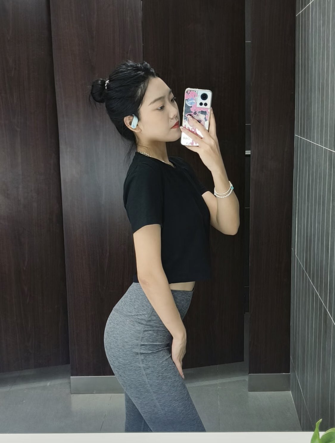 性福的少妇[26P]