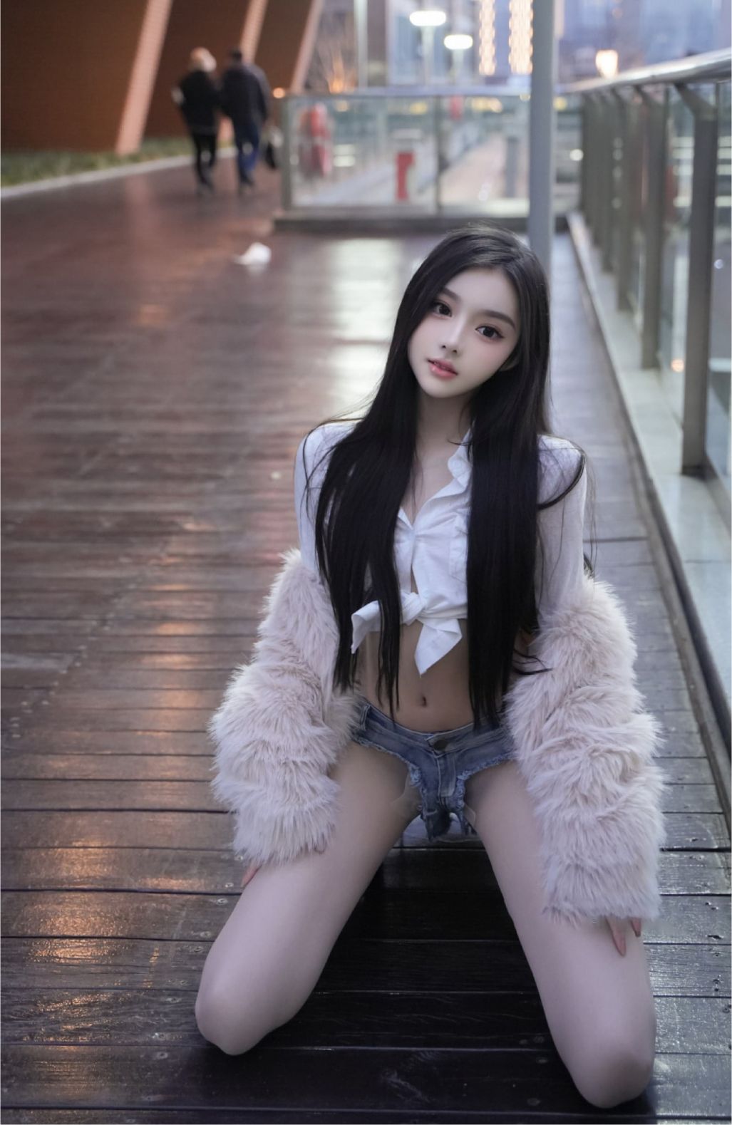 秀人模特龙雪儿--小短裤室内户外大胆露出私拍