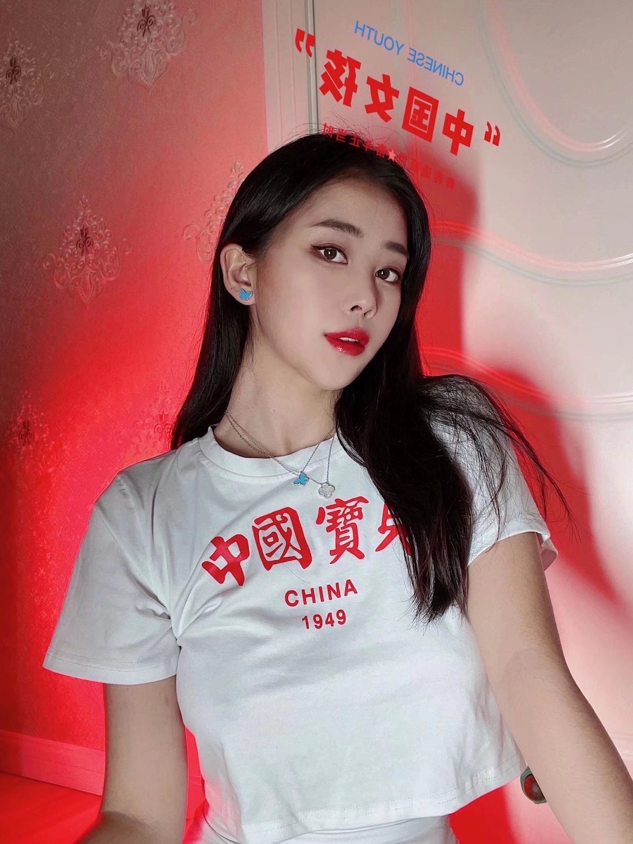 张贺玉 翘臀杨柳腰风情写真