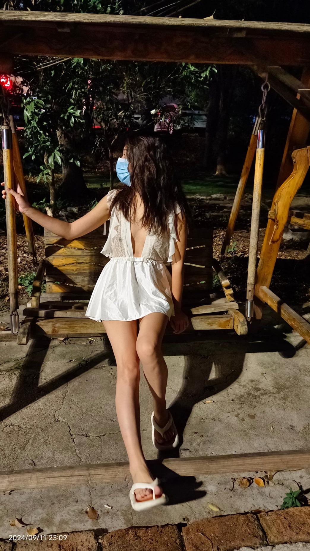 爱露出的女人[2025]