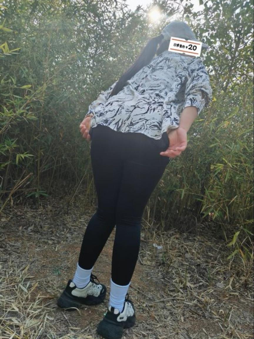 人妻爱露出，爱运动[45P]