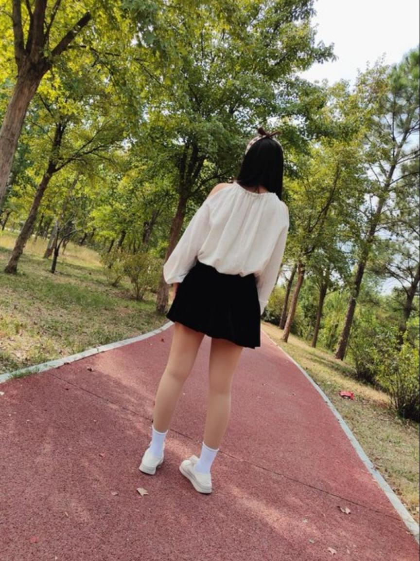 人妻爱露出，爱运动[45P]