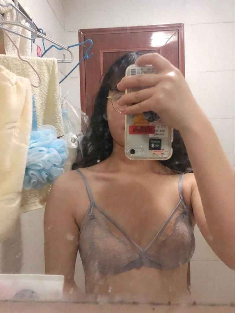 [小母狗]学生妹 - 白净嫩穴 [100P]