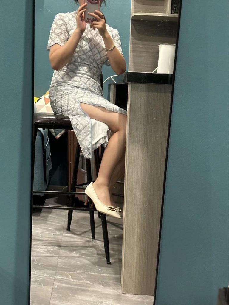 [小母狗]学生妹 - 白净嫩穴 [100P]