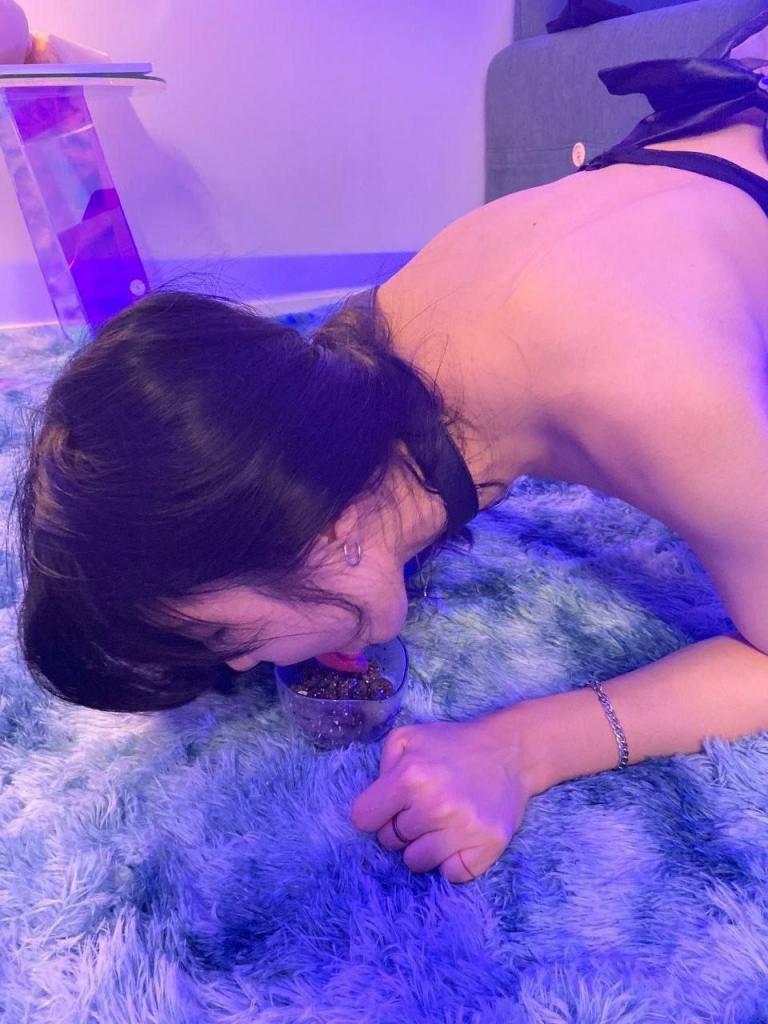 [小母狗]学生妹 - 白净嫩穴 [100P]