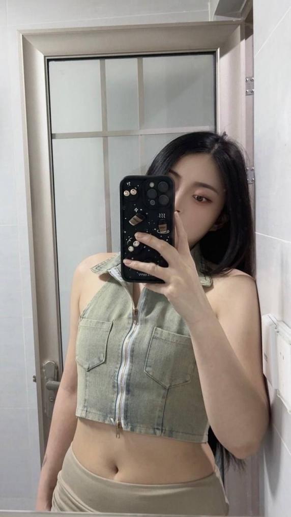 [小母狗]学生妹 - 白净嫩穴 [100P]