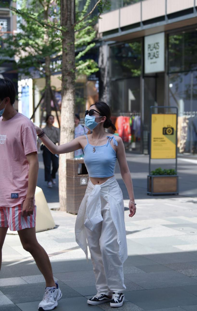 清凉街拍，全是极品好身材