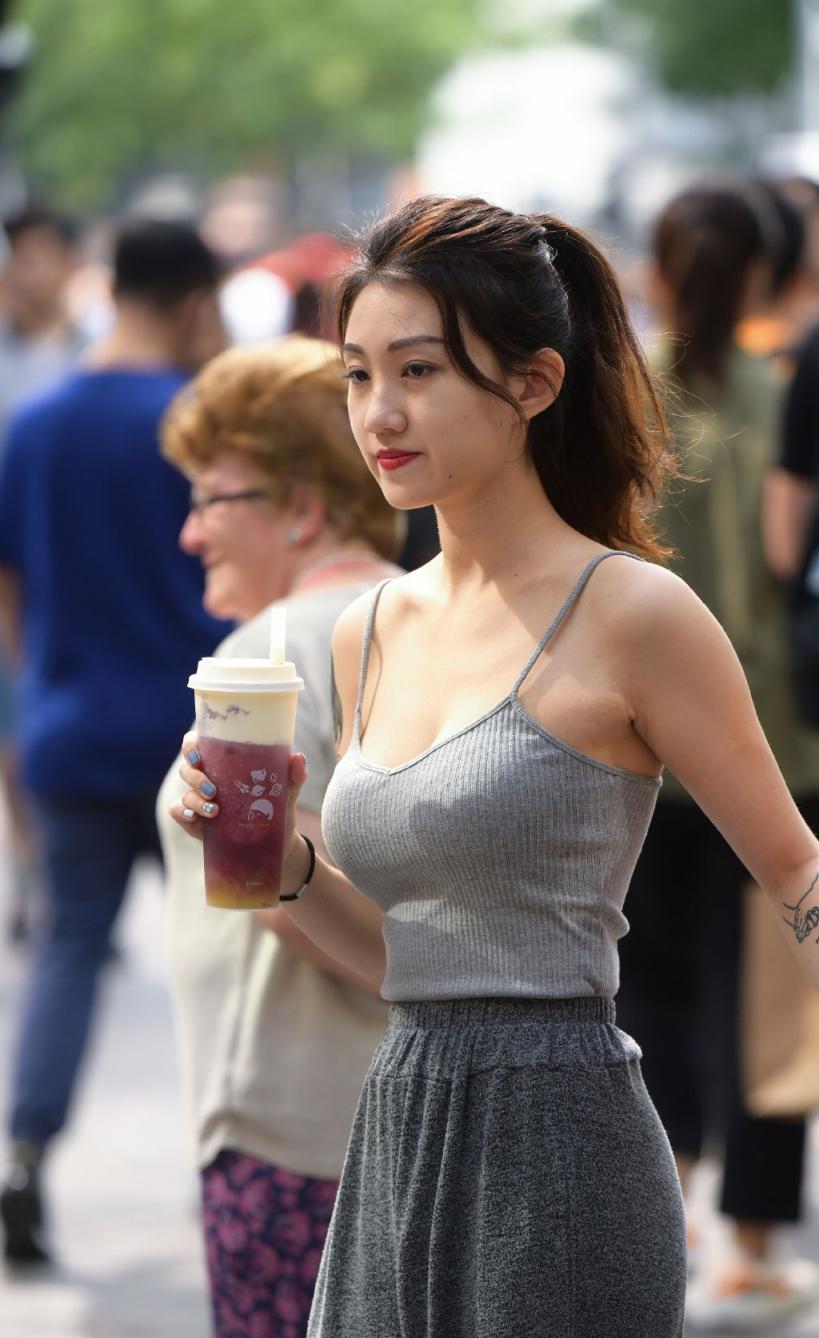 清凉街拍，全是极品好身材