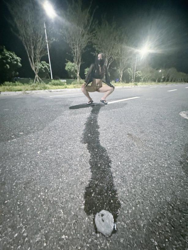 爱露出的女菩萨