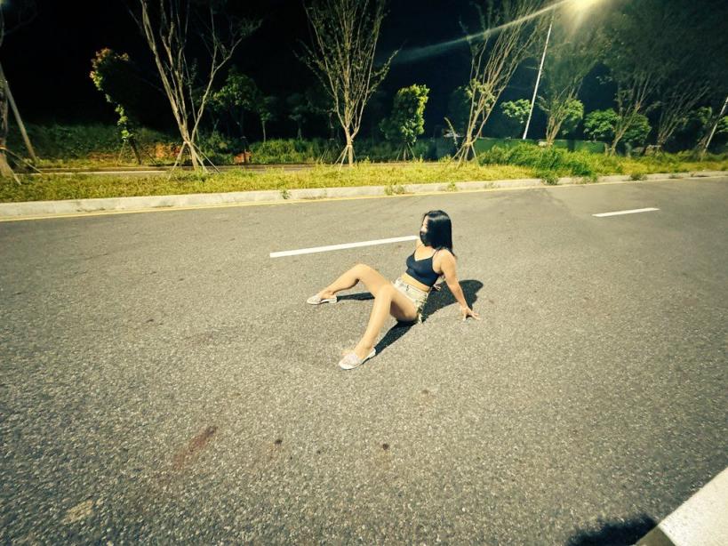 爱露出的女菩萨