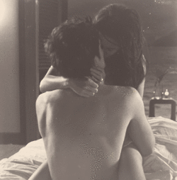 不漏点 但色色的情侣动图 会让你又相信爱情了吗