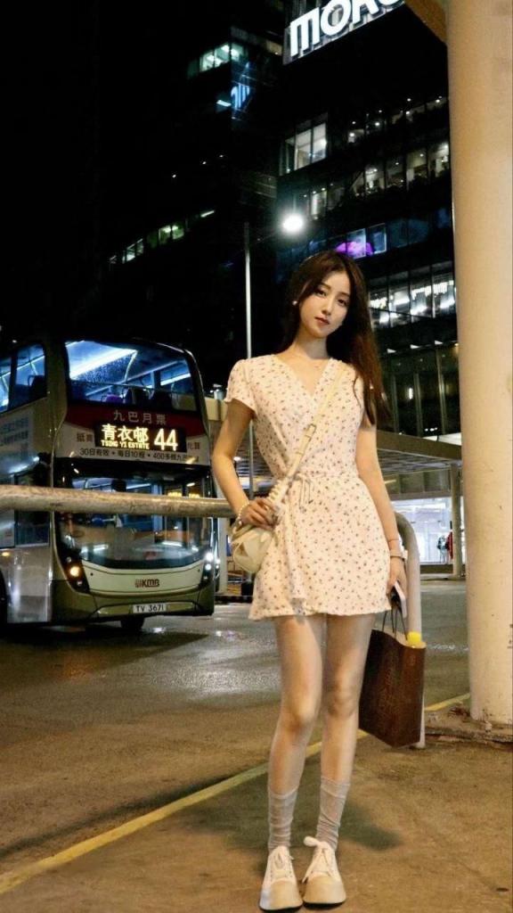 [小母狗] 大学生 - 后入极品大屁屁[100P]