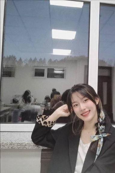 [小母狗] 大学生 -  鲜嫩美穴[100P]