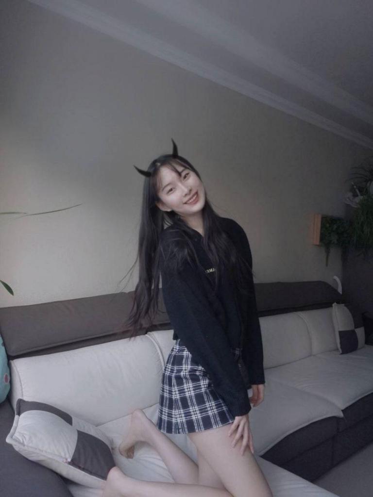 [小母狗] 大学生 -  鲜嫩美穴[100P]