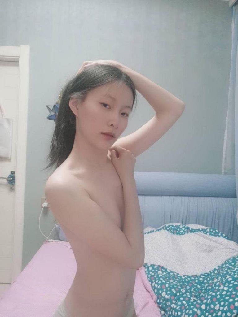 [小母狗] 大学生 -  鲜嫩美穴[100P]