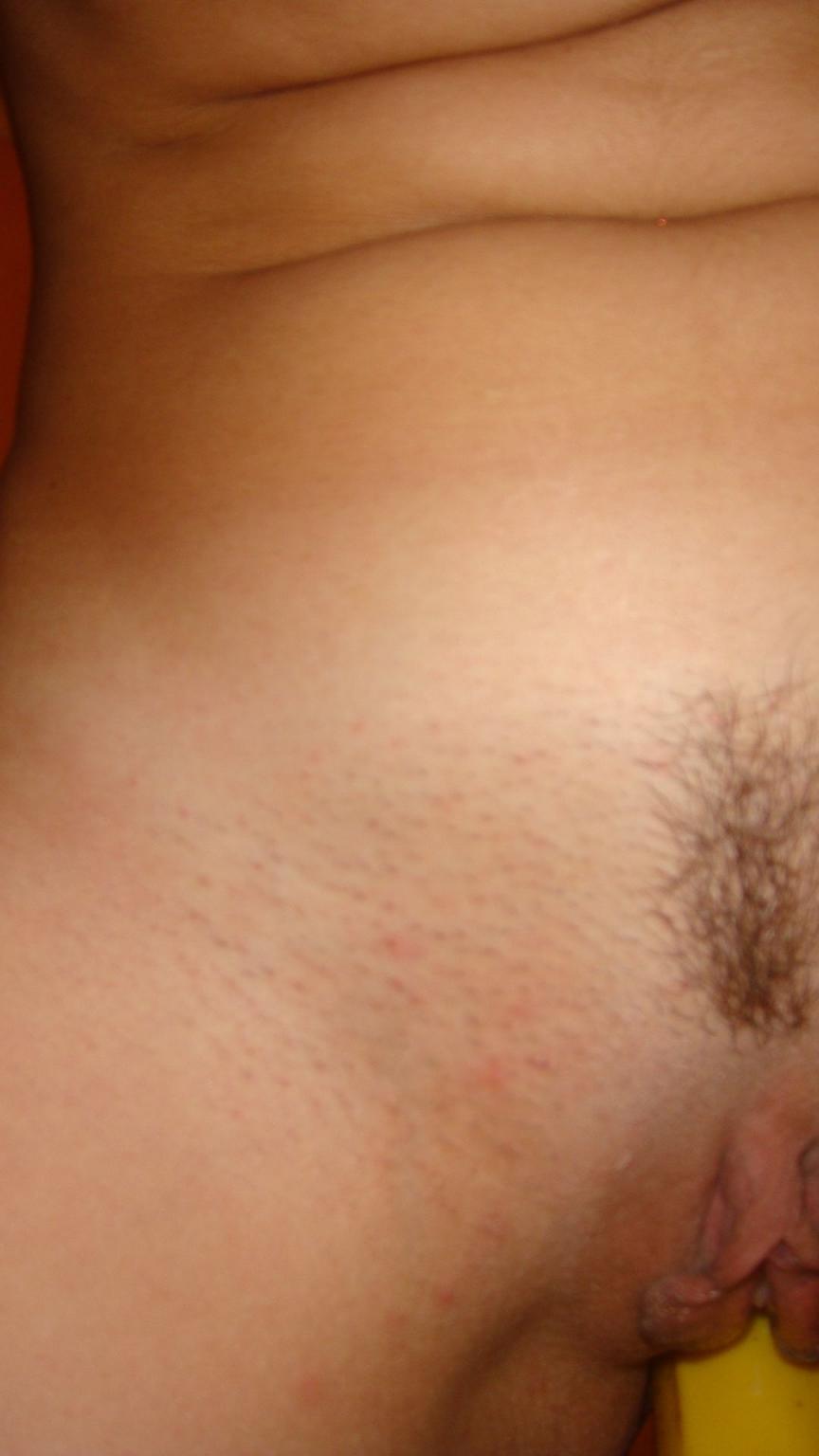 用力捅漂亮妹子的小穴