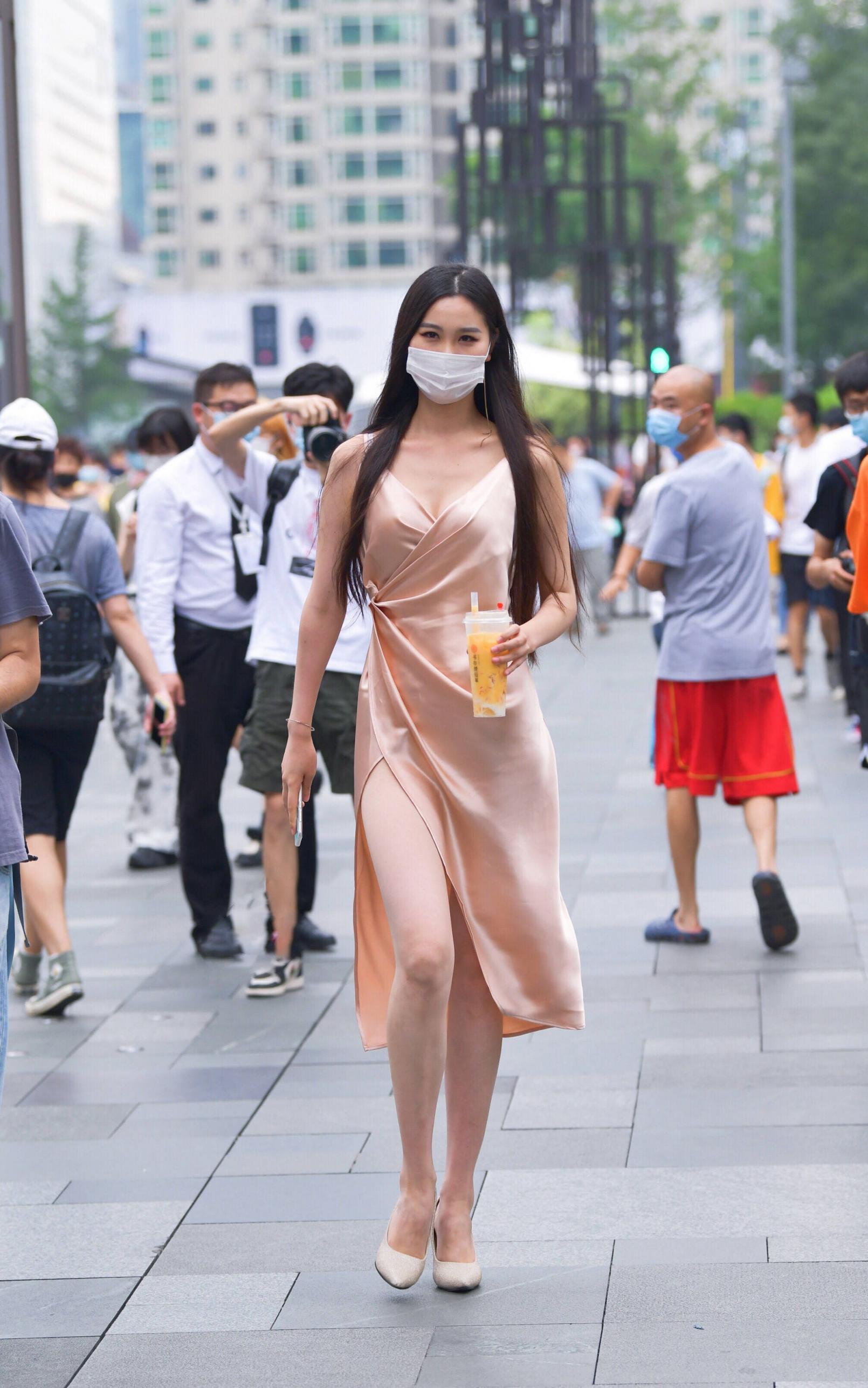 春光就是用来露的