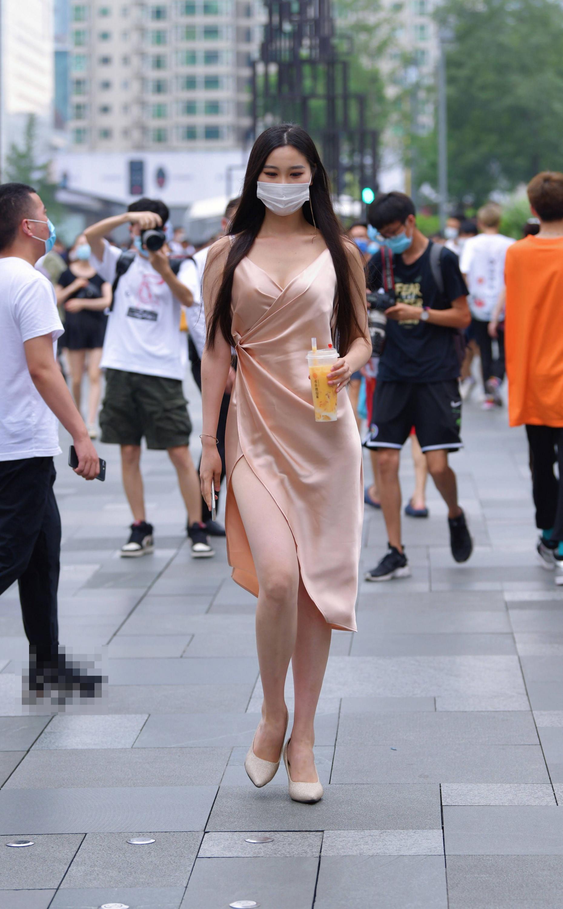 春光就是用来露的