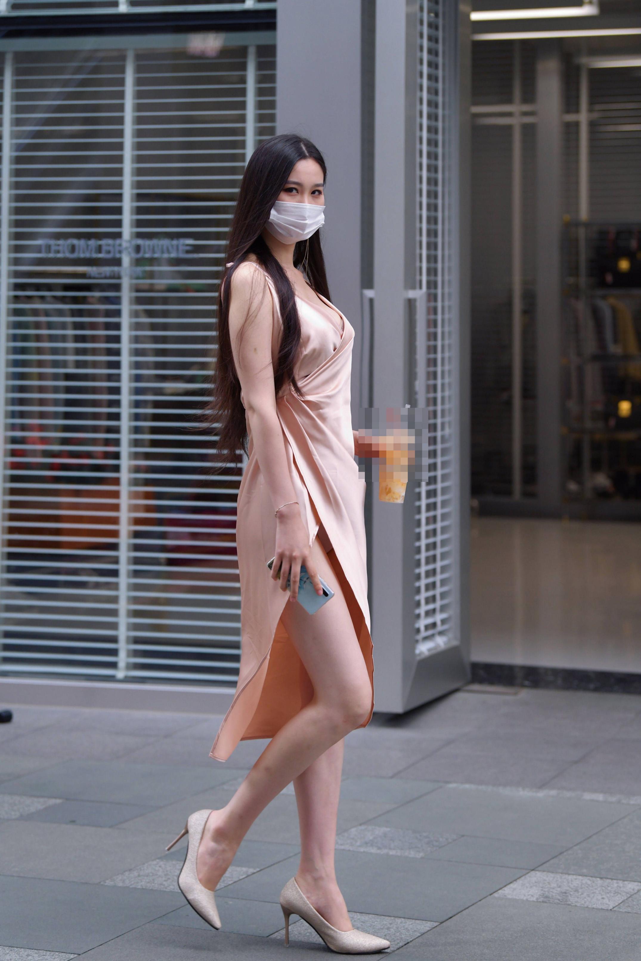 春光就是用来露的