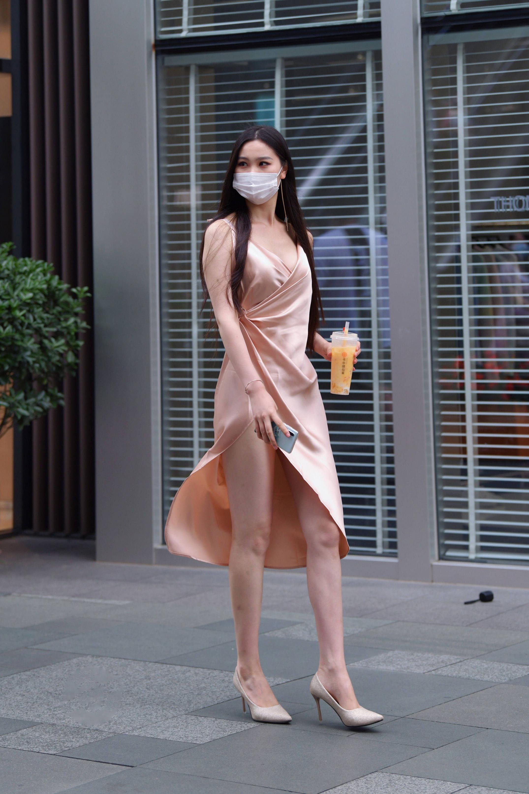 春光就是用来露的