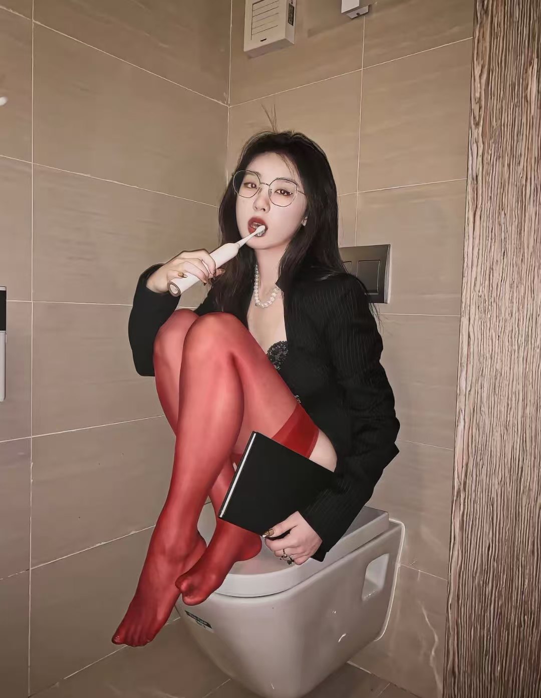 万千娇媚美少妇[20250523]