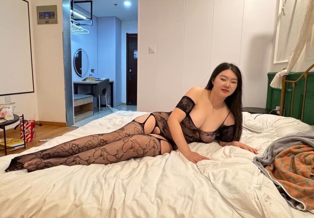 [小母狗] 拉丝美逼