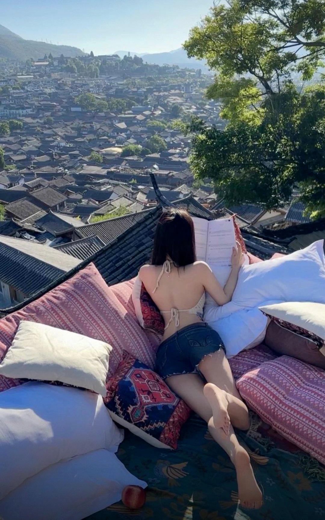 分享推上迷人的少妇