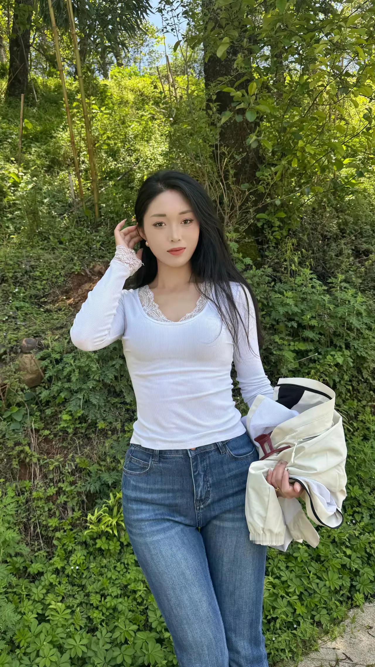 牛仔裤下的大屁股