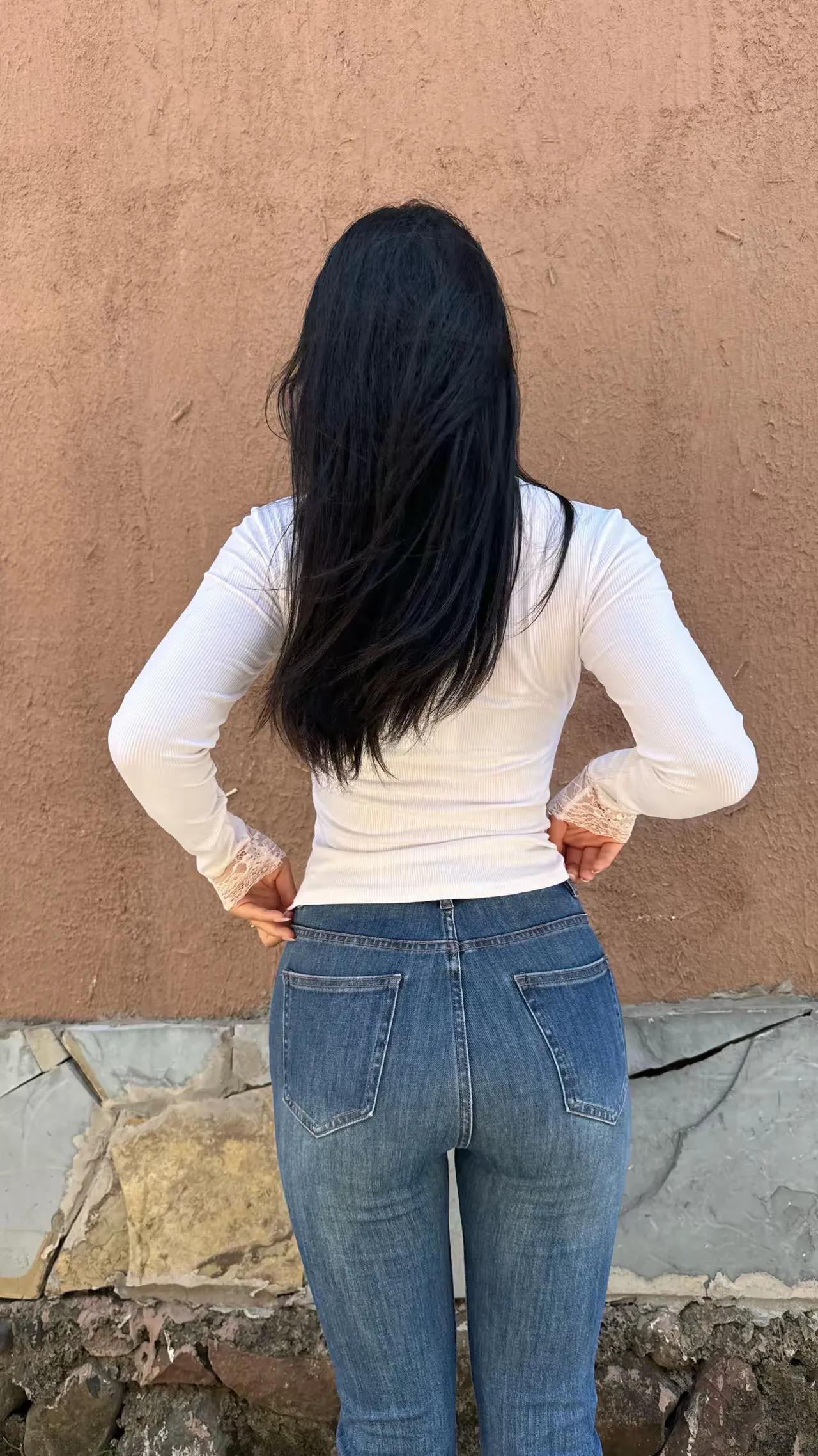 牛仔裤下的大屁股