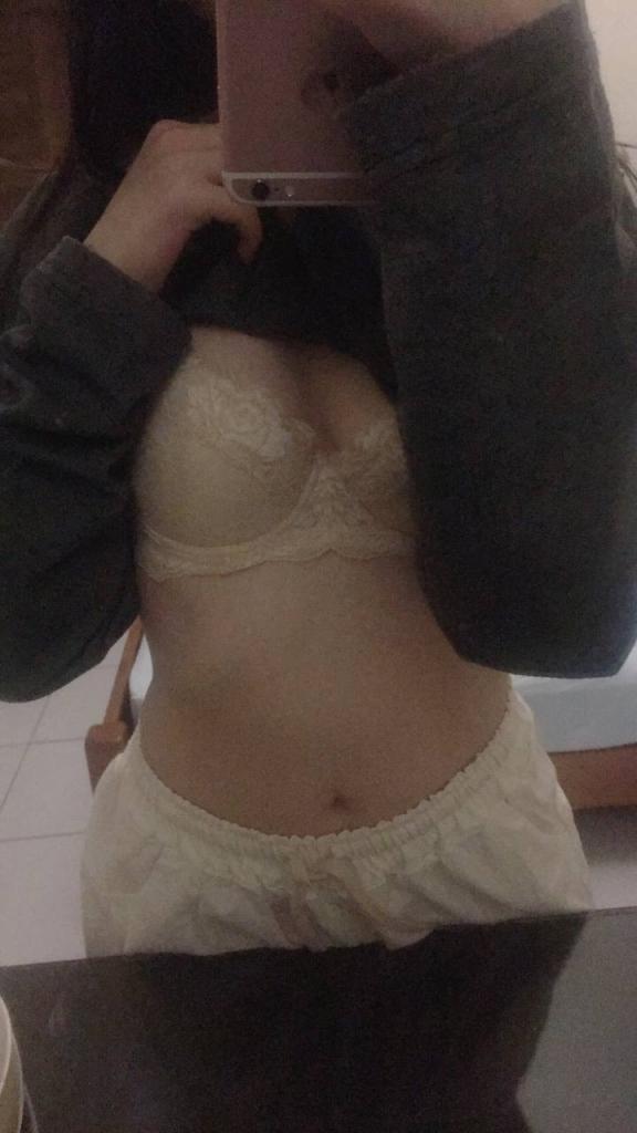 [小母狗]深夜福利 - 射满她的骚穴