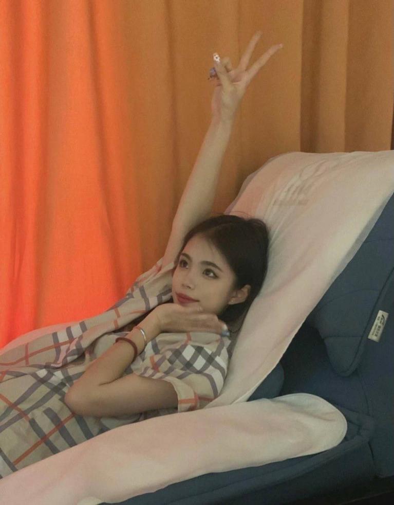 [小母狗]深夜福利 - 射满她的骚穴