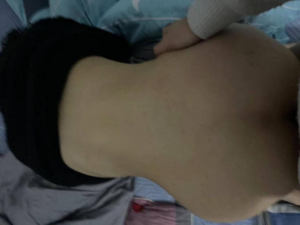 [小母狗]深夜福利 - 射满她的骚穴