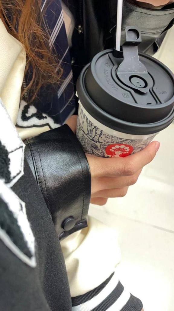 [小母狗]深夜福利 - 射满她的骚穴