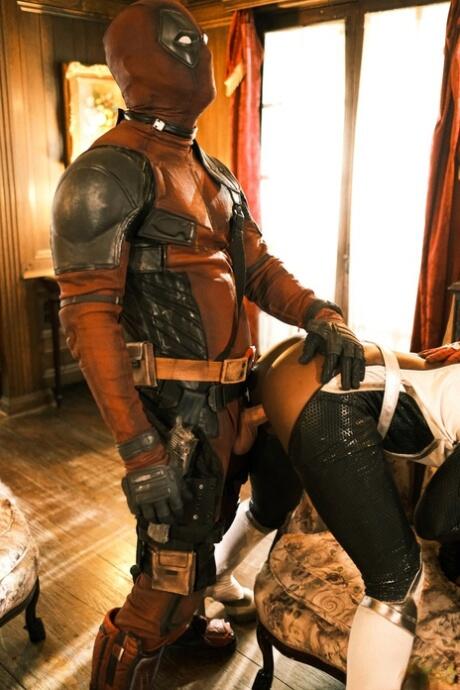 你想操哪个？白雪公主，还是蓝妹妹？