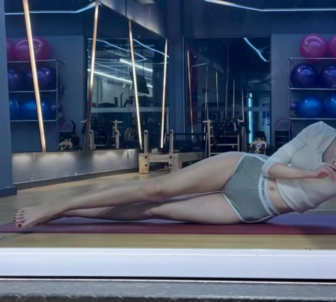 醉美是少妇的翘臀和酥胸