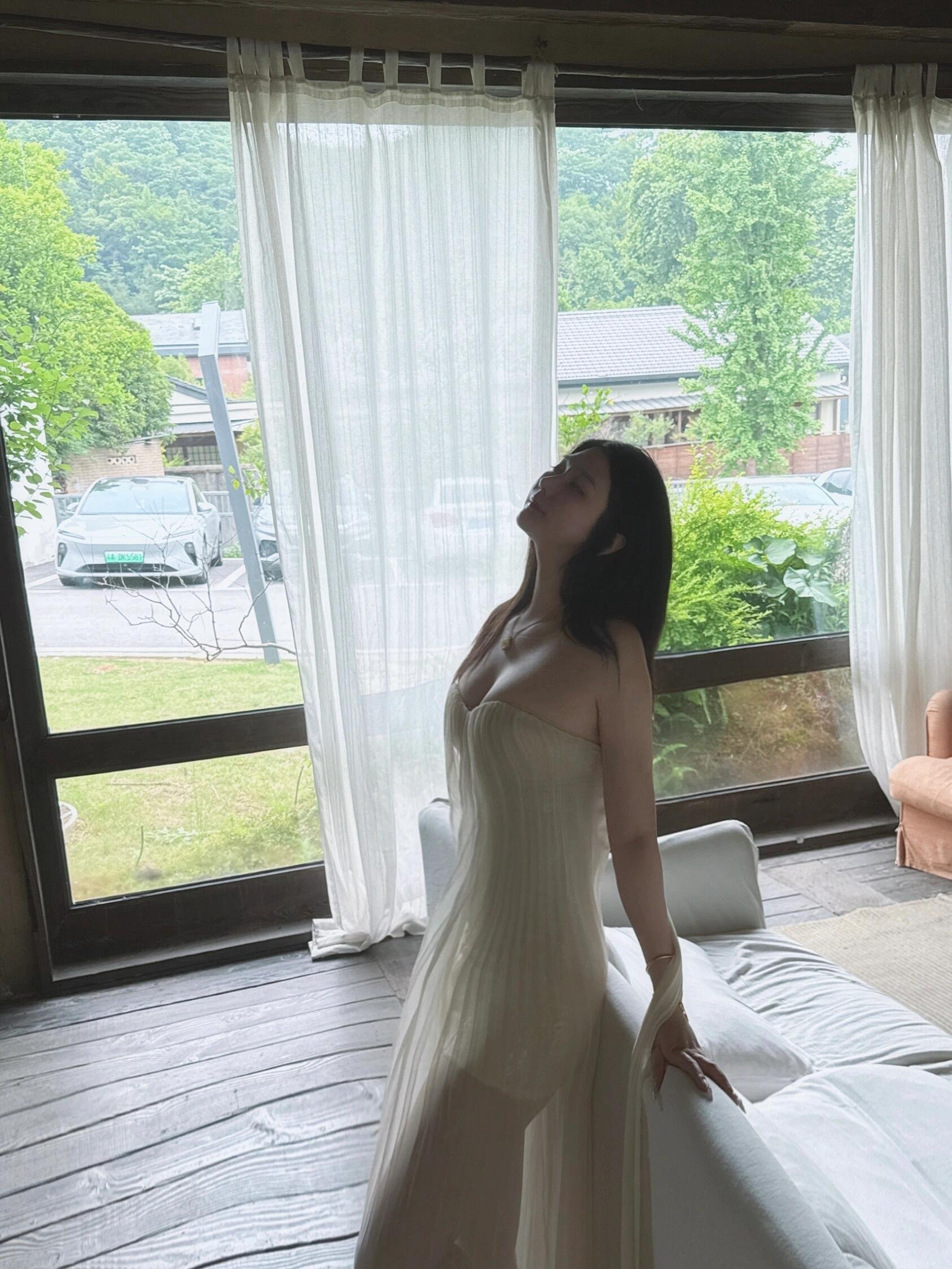 醉美是少妇的翘臀和酥胸