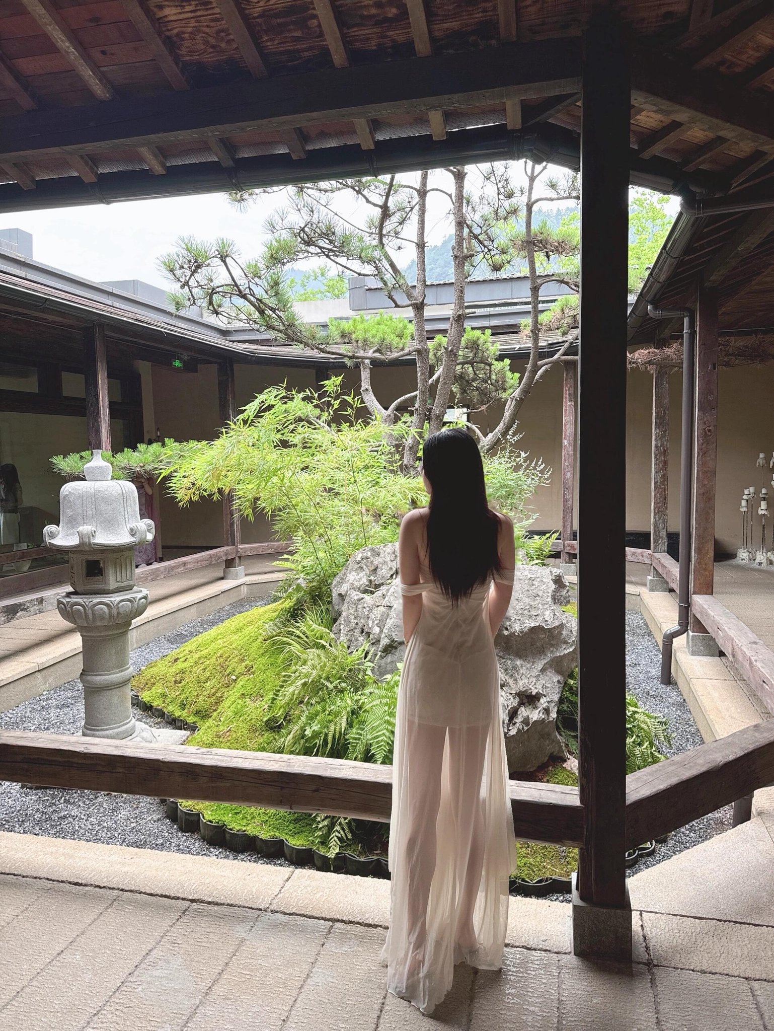 醉美是少妇的翘臀和酥胸