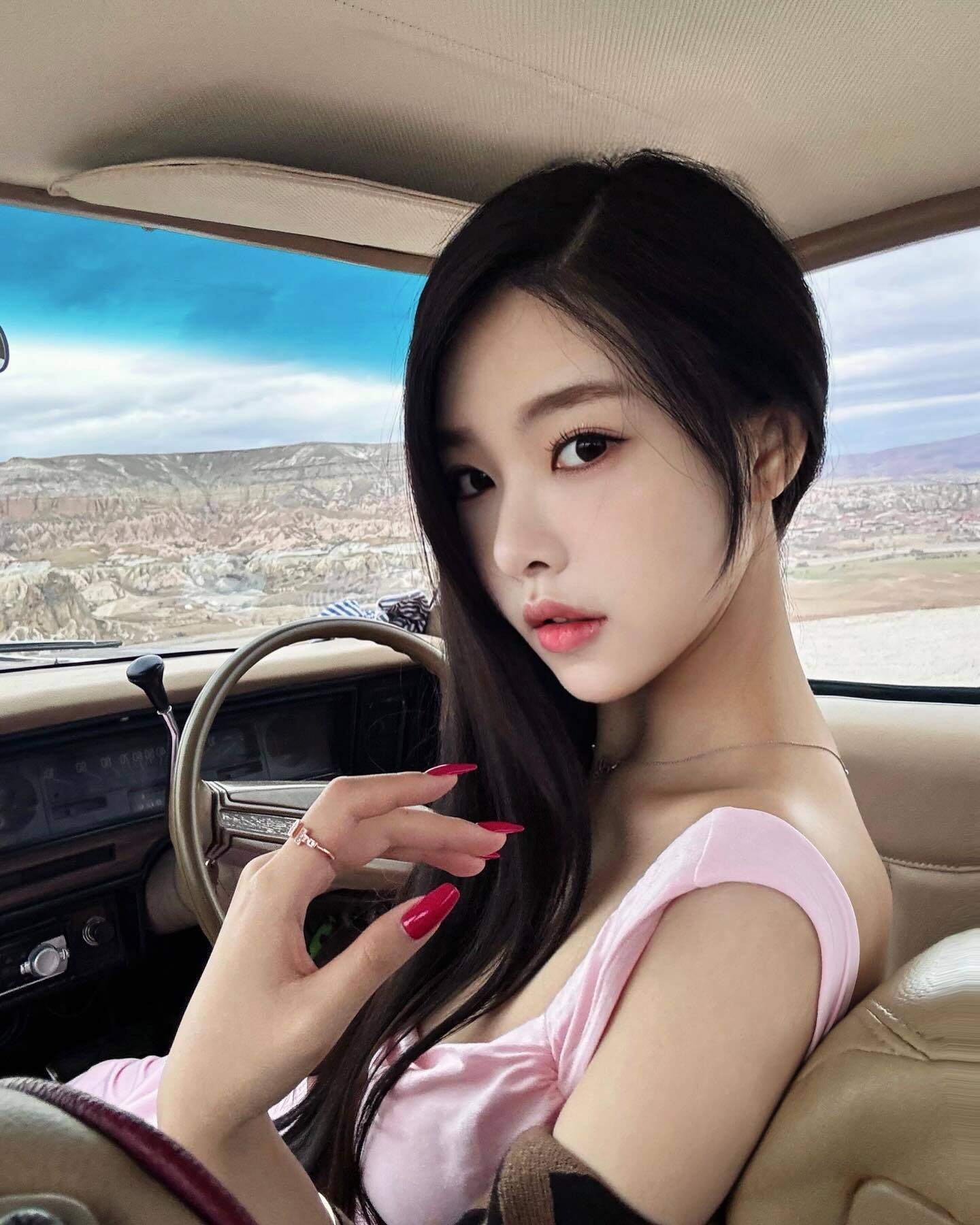 醉美是少妇的翘臀和酥胸