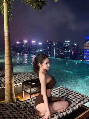 年轻就是好，前凸后又翘