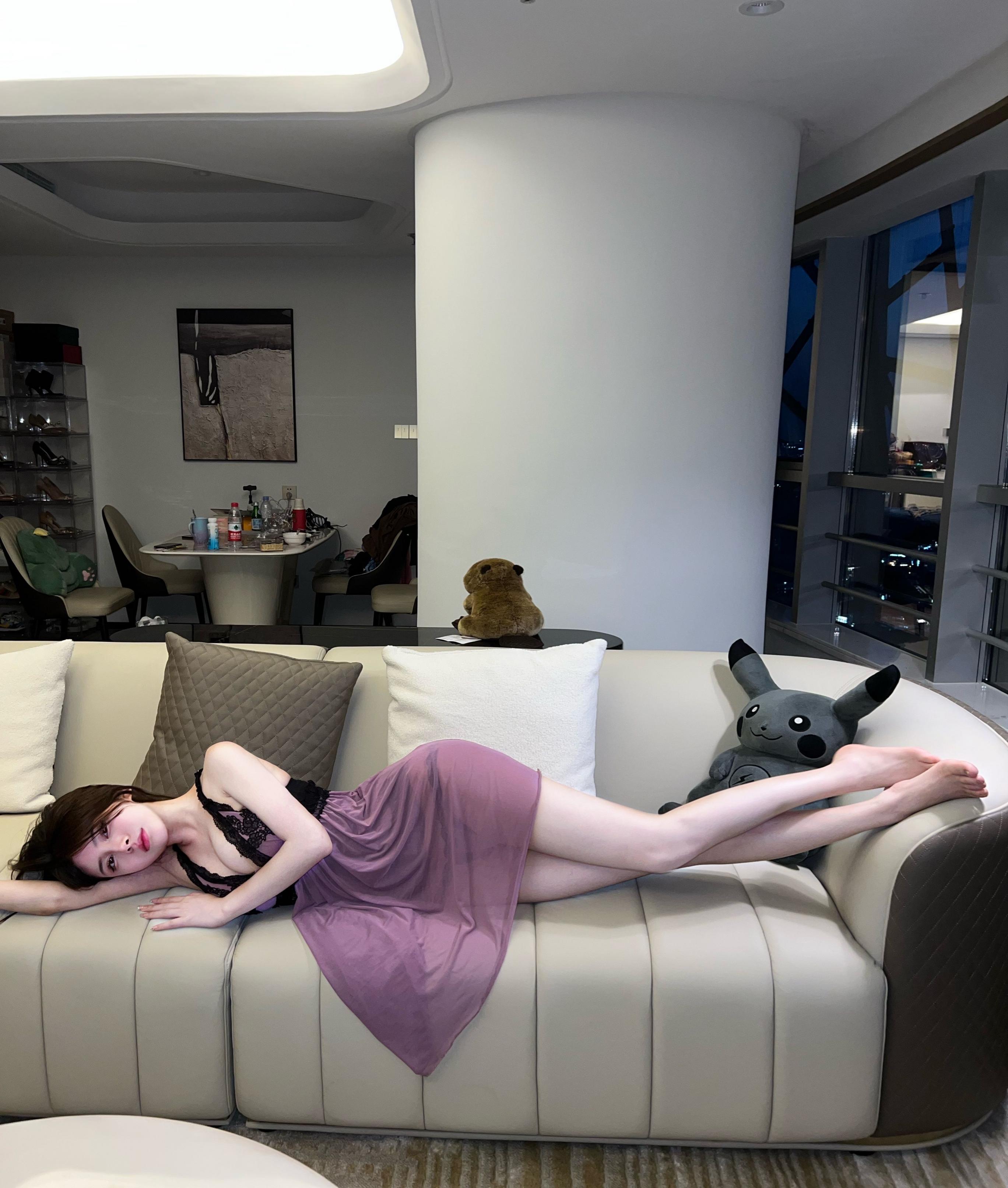 奔跑的晶骡儿 - 紫色睡衣