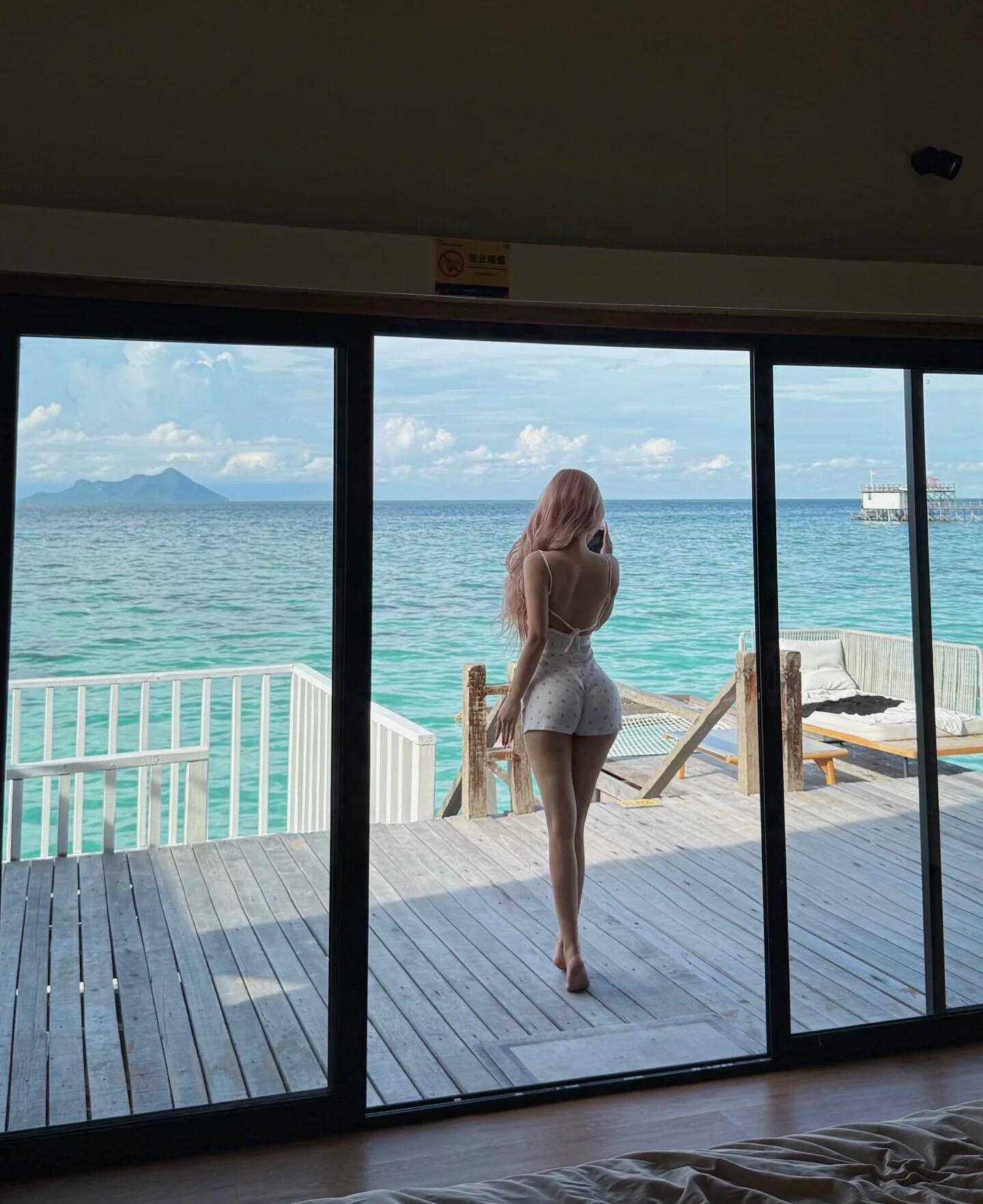 年轻就是好，前凸后又翘